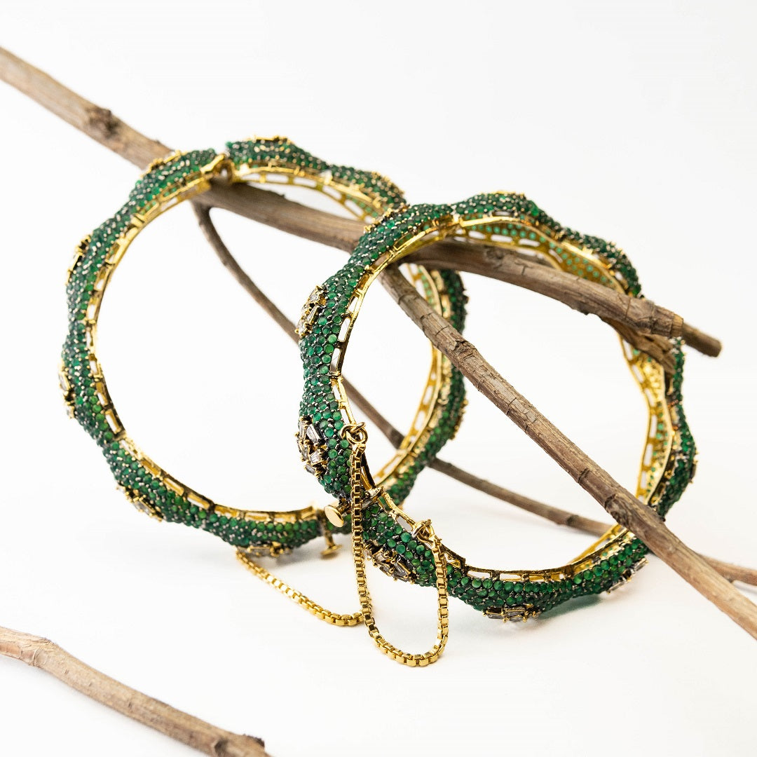 Emerald Wave Green Kara Bangle Set (2 Pcs)